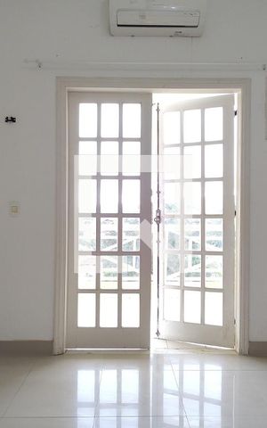 Casa de condomínio à venda com 250m², 4 quartos e 2 vagas Casa de condomínio à venda com 250m², 4 quartos e 2 vagasQuarto 2 - Suíte