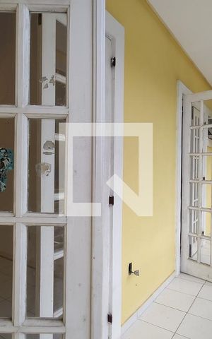 Casa de condomínio à venda com 250m², 4 quartos e 2 vagas Casa de condomínio à venda com 250m², 4 quartos e 2 vagasVaranda