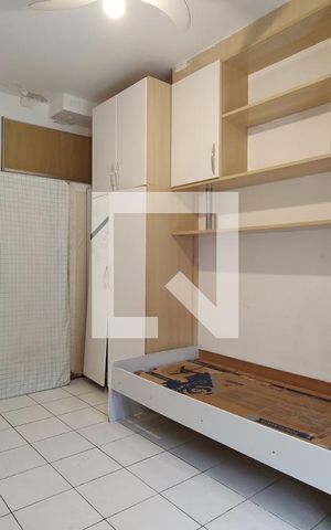 Casa de condomínio à venda com 250m², 4 quartos e 2 vagas Casa de condomínio à venda com 250m², 4 quartos e 2 vagasQuarto 1 - Armários