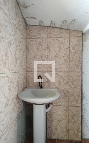 Casa de condomínio à venda com 250m², 4 quartos e 2 vagasPiscina - Banheiro