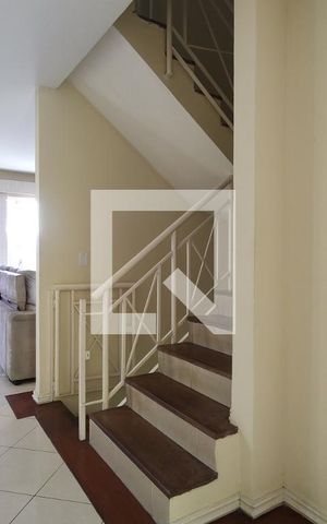 Casa de condomínio à venda com 250m², 4 quartos e 2 vagas Casa de condomínio à venda com 250m², 4 quartos e 2 vagasSala