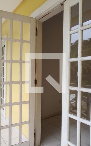 Casa de condomínio à venda com 250m², 4 quartos e 2 vagas Casa de condomínio à venda com 250m², 4 quartos e 2 vagasVaranda