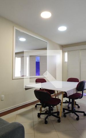 Casa de condomínio à venda com 250m², 4 quartos e 2 vagas Casa de condomínio à venda com 250m², 4 quartos e 2 vagasSala