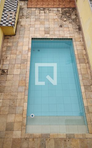 Casa de condomínio à venda com 250m², 4 quartos e 2 vagasPiscina