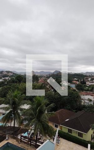 Casa de condomínio à venda com 250m², 4 quartos e 2 vagas Casa de condomínio à venda com 250m², 4 quartos e 2 vagasVista
