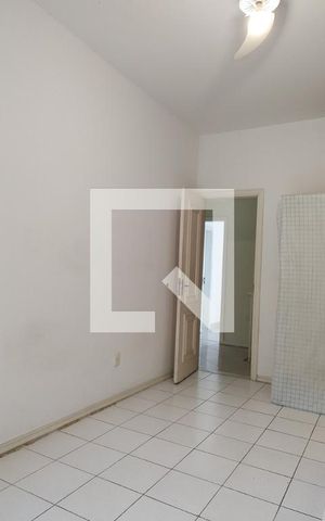 Casa de condomínio à venda com 250m², 4 quartos e 2 vagas Casa de condomínio à venda com 250m², 4 quartos e 2 vagasQuarto 1 - Armários