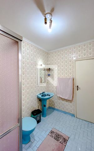 Casa à venda com 130m², 3 quartos e 2 vagasBanheiro