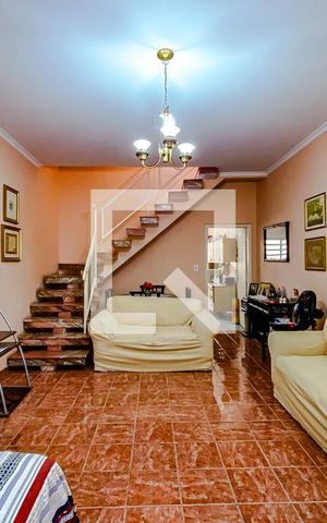 Casa à venda com 130m², 3 quartos e 2 vagasSala