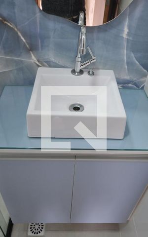 Apartamento para alugar com 42m², 2 quartos e sem vagaBanheiro