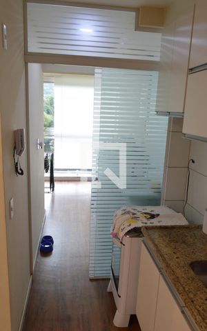 Apartamento à venda com 80m², 3 quartos e 1 vagaÁrea de Serviço