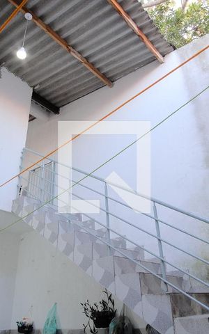Casa à venda com 260m², 3 quartos e 3 vagasEscada