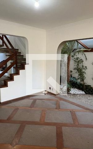 Casa para alugar com 929m², 4 quartos e 4 vagas Casa para alugar com 929m², 4 quartos e 4 vagasSala