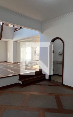 Casa para alugar com 929m², 4 quartos e 4 vagas Casa para alugar com 929m², 4 quartos e 4 vagasSala