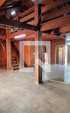 Casa para alugar com 929m², 4 quartos e 4 vagas Casa para alugar com 929m², 4 quartos e 4 vagasSótão