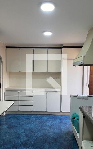 Casa para alugar com 929m², 4 quartos e 4 vagas Casa para alugar com 929m², 4 quartos e 4 vagasCozinha