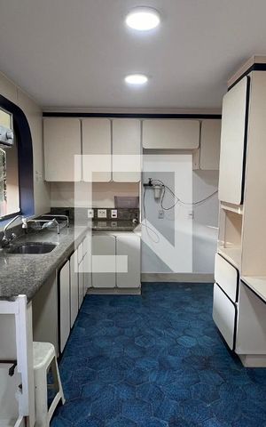 Casa para alugar com 929m², 4 quartos e 4 vagas Casa para alugar com 929m², 4 quartos e 4 vagasCozinha