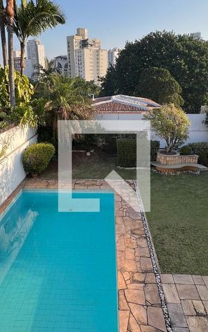 Casa para alugar com 929m², 4 quartos e 4 vagas Casa para alugar com 929m², 4 quartos e 4 vagasVaranda