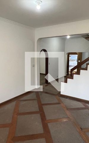 Casa para alugar com 929m², 4 quartos e 4 vagas Casa para alugar com 929m², 4 quartos e 4 vagasSala