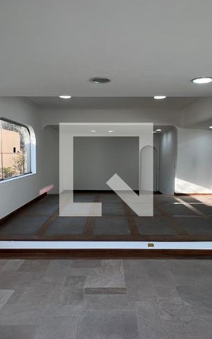 Casa para alugar com 929m², 4 quartos e 4 vagas Casa para alugar com 929m², 4 quartos e 4 vagasSala