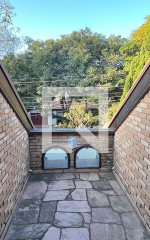 Casa para alugar com 929m², 4 quartos e 4 vagas Casa para alugar com 929m², 4 quartos e 4 vagasSacada