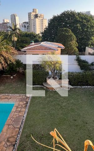 Casa para alugar com 929m², 4 quartos e 4 vagas Casa para alugar com 929m², 4 quartos e 4 vagasVaranda