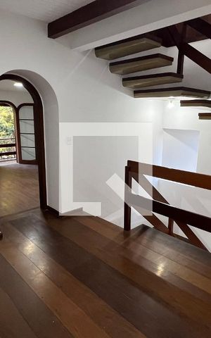 Casa para alugar com 929m², 4 quartos e 4 vagas Casa para alugar com 929m², 4 quartos e 4 vagasLiving