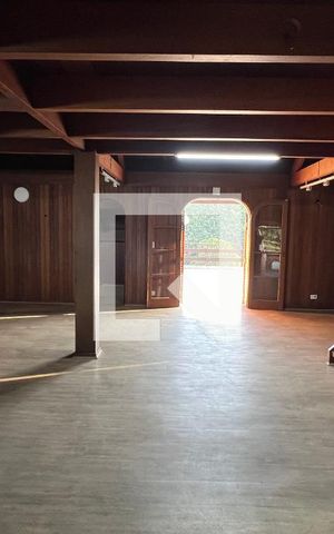 Casa para alugar com 929m², 4 quartos e 4 vagas Casa para alugar com 929m², 4 quartos e 4 vagasSótão