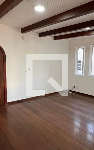Casa para alugar com 929m², 4 quartos e 4 vagas Casa para alugar com 929m², 4 quartos e 4 vagasSala privativa
