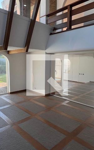 Casa para alugar com 929m², 4 quartos e 4 vagas Casa para alugar com 929m², 4 quartos e 4 vagasSala