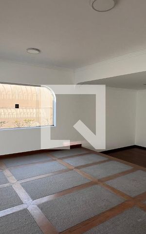 Casa para alugar com 929m², 4 quartos e 4 vagas Casa para alugar com 929m², 4 quartos e 4 vagasSala