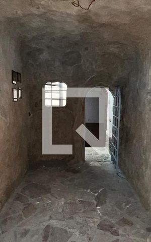 Casa para alugar com 929m², 4 quartos e 4 vagas Casa para alugar com 929m², 4 quartos e 4 vagasTaverna