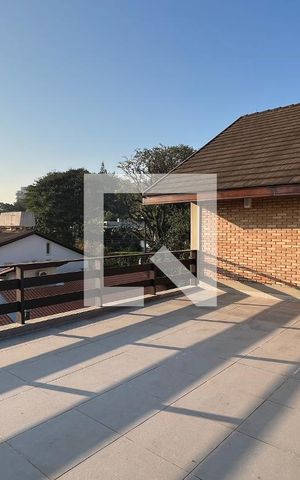 Casa para alugar com 929m², 4 quartos e 4 vagas Casa para alugar com 929m², 4 quartos e 4 vagasTerraço