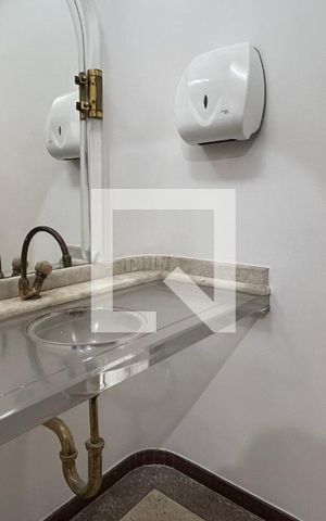 Casa para alugar com 929m², 4 quartos e 4 vagas Casa para alugar com 929m², 4 quartos e 4 vagasLavabo