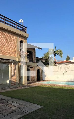Casa para alugar com 929m², 4 quartos e 4 vagas Casa para alugar com 929m², 4 quartos e 4 vagasQuintal