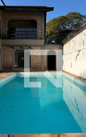 Casa para alugar com 929m², 4 quartos e 4 vagas Casa para alugar com 929m², 4 quartos e 4 vagasPiscina