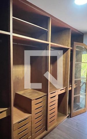 Casa para alugar com 929m², 4 quartos e 4 vagas Casa para alugar com 929m², 4 quartos e 4 vagasCloset da suíte 1
