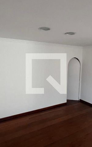 Casa para alugar com 929m², 4 quartos e 4 vagas Casa para alugar com 929m², 4 quartos e 4 vagasSala