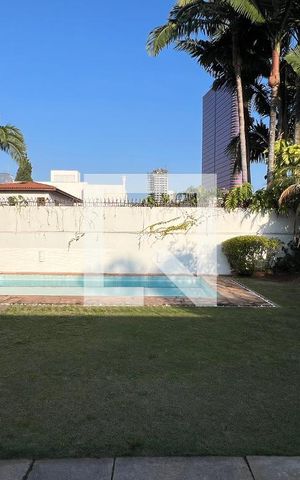 Casa para alugar com 929m², 4 quartos e 4 vagas Casa para alugar com 929m², 4 quartos e 4 vagasQuintal