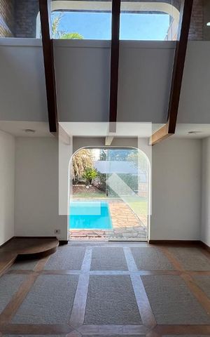 Casa para alugar com 929m², 4 quartos e 4 vagas Casa para alugar com 929m², 4 quartos e 4 vagasSala
