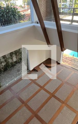 Casa para alugar com 929m², 4 quartos e 4 vagas Casa para alugar com 929m², 4 quartos e 4 vagasVista para sala