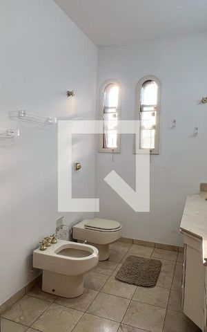 Casa para alugar com 929m², 4 quartos e 4 vagas Casa para alugar com 929m², 4 quartos e 4 vagasBanheiro 1
