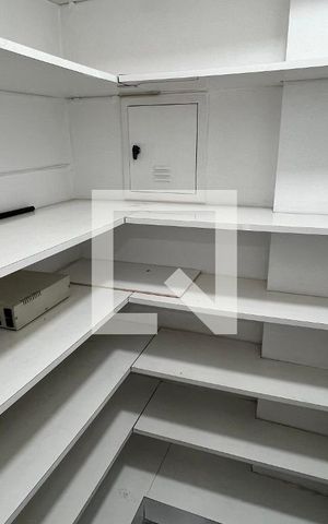 Casa para alugar com 929m², 4 quartos e 4 vagas Casa para alugar com 929m², 4 quartos e 4 vagasDispensa