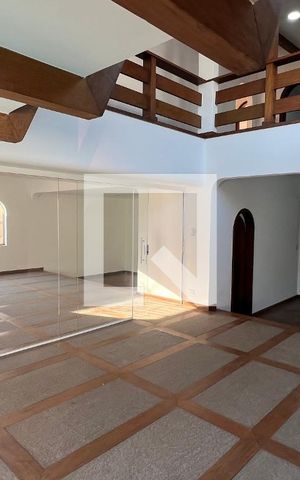 Casa para alugar com 929m², 4 quartos e 4 vagas Casa para alugar com 929m², 4 quartos e 4 vagasSala