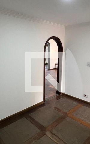 Casa para alugar com 929m², 4 quartos e 4 vagas Casa para alugar com 929m², 4 quartos e 4 vagasCopa