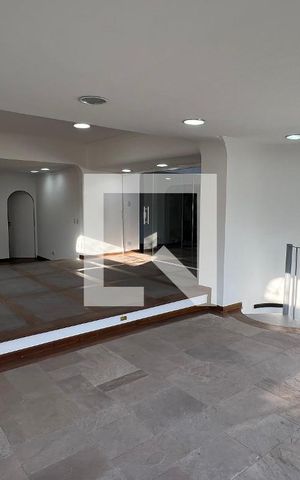 Casa para alugar com 929m², 4 quartos e 4 vagas Casa para alugar com 929m², 4 quartos e 4 vagasSala