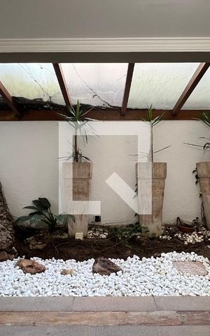 Casa para alugar com 929m², 4 quartos e 4 vagas Casa para alugar com 929m², 4 quartos e 4 vagasJardim de inverno