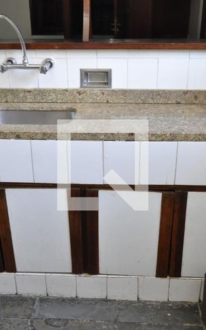 Apartamento à venda com 183m², 4 quartos e sem vagaBanheiro 2