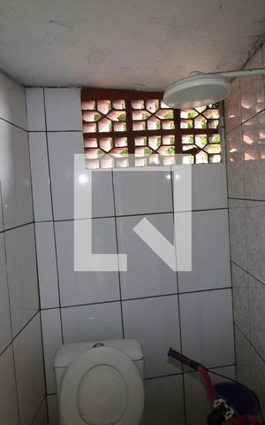 Casa à venda com 100m², 2 quartos e sem vagaBanheiro de serviço