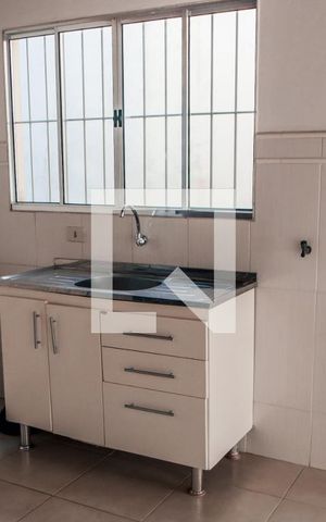 Casa para alugar com 50m², 1 quarto e sem vaga Casa para alugar com 50m², 1 quarto e sem vagaCozinha