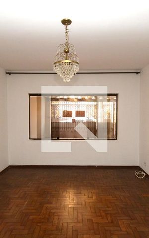 Casa à venda com 116m², 2 quartos e 2 vagasSala